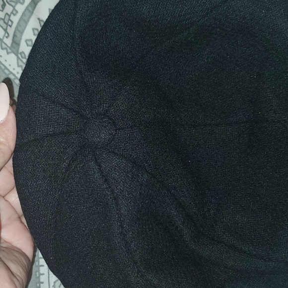 Black hat🖤 - Picture 2 of 4